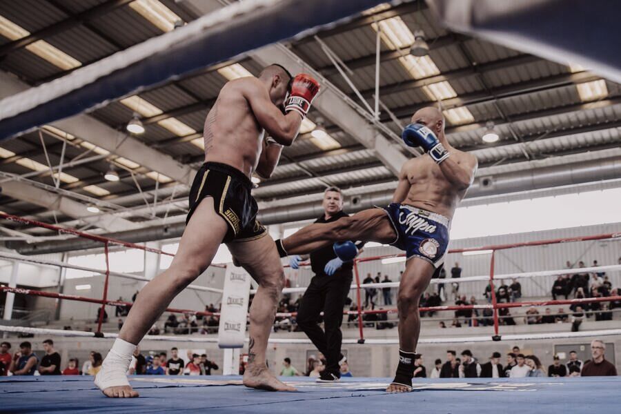 Combate de kickboxing